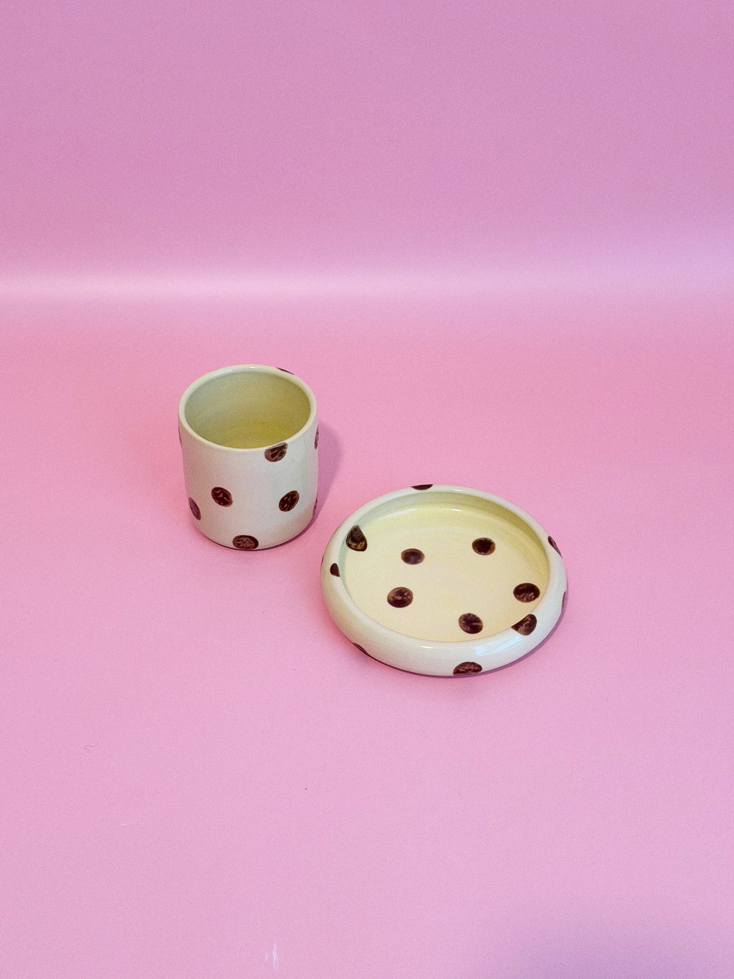 Polka dot snack plates