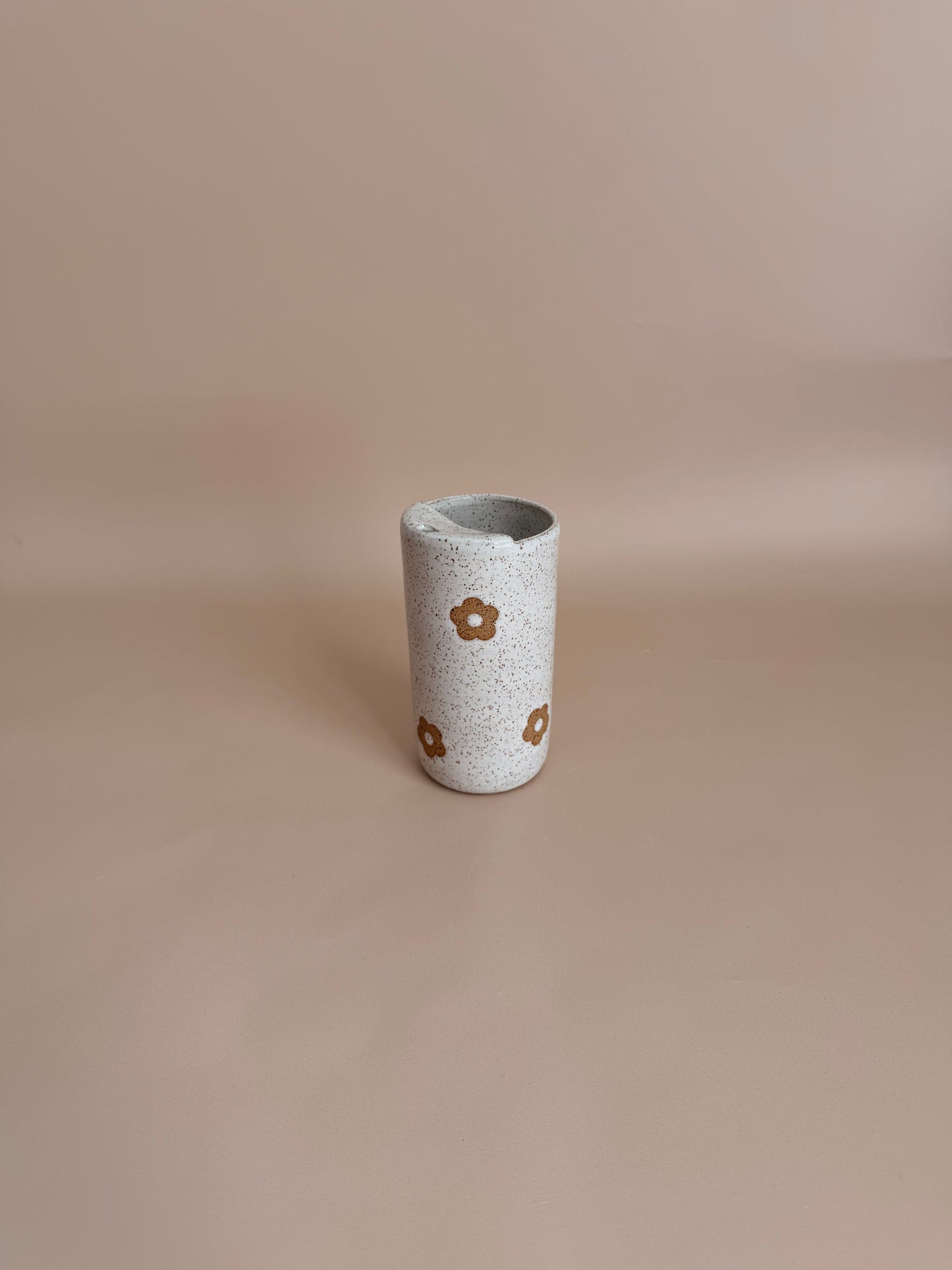 Daisy to-go cup